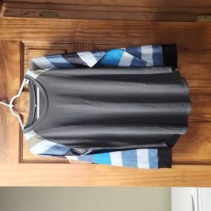 Shirt with stripes sleeves